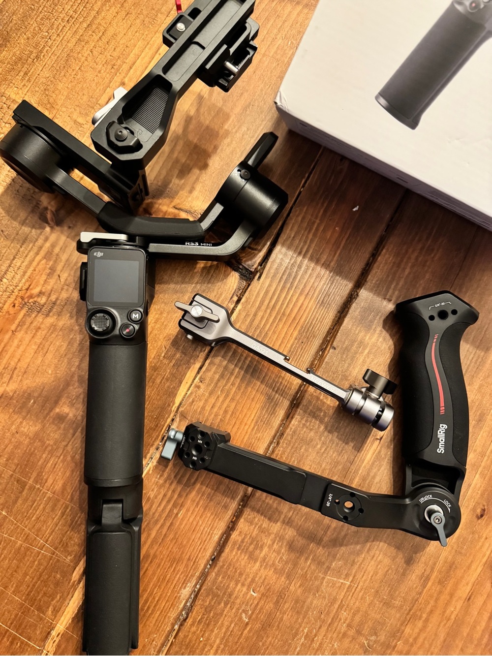 DJI RS 3 Mini Gimbal Stabilizer — Black - Picture 2 of 2
